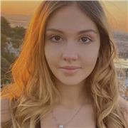 Laureanda in scienze della comunicazione, diplomata al liceo classico, offre ripetizioni di italiano, storia e filosofia